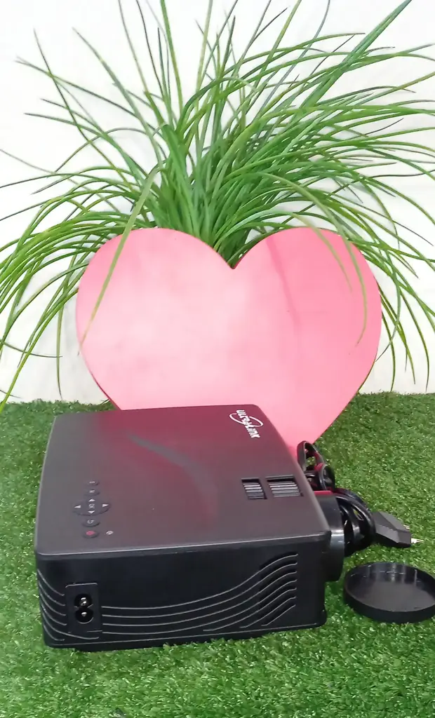Ultralink Mini Led Projector - View 3
