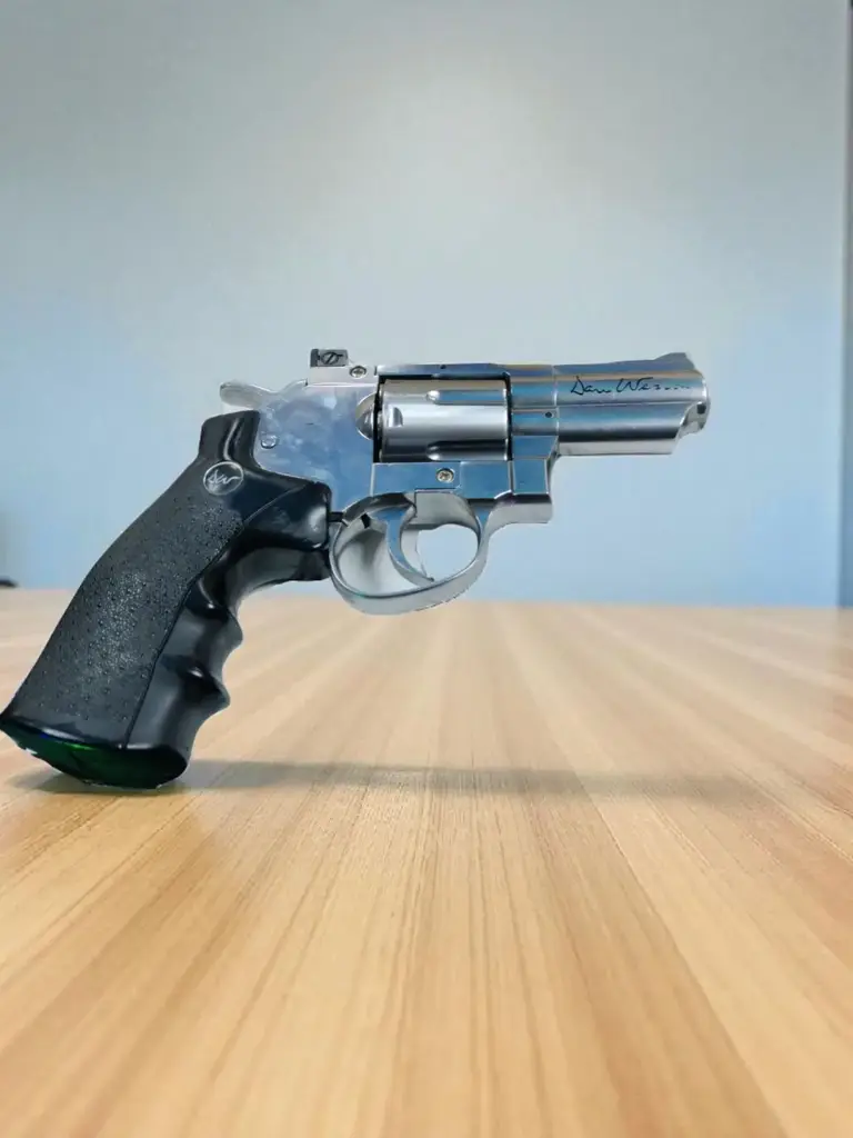 Dan Wesson Gun 1.7 Joule Gun