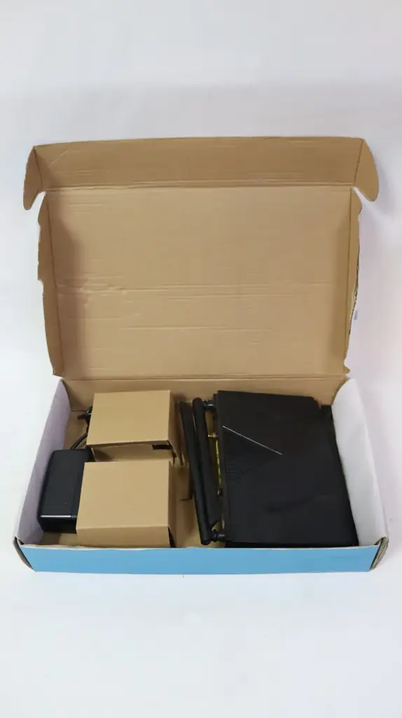 D-Link Dwr-956M Fibre/Lte Wi-Fi Ac1200 Dual Band Gigabit Router - View 3