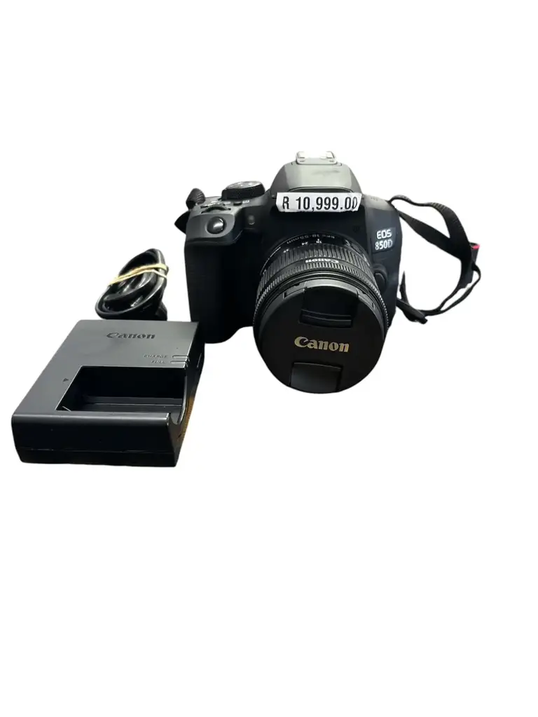 Canon Eos 850D(Efs 18-55Mm Lens)