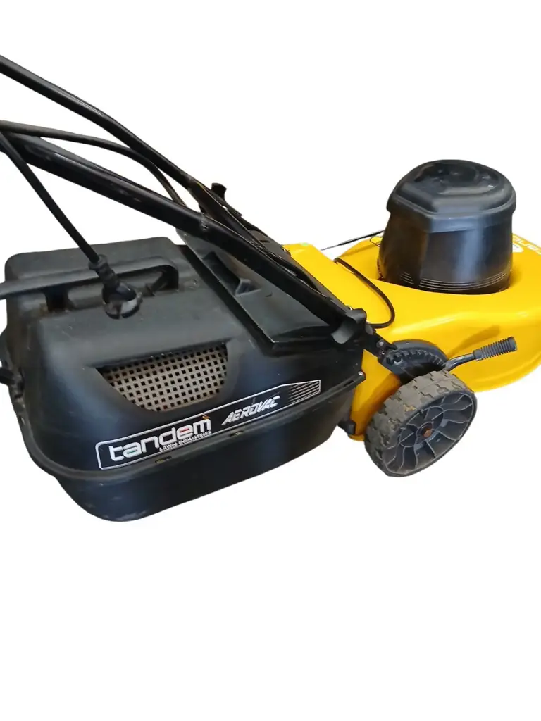 Tandem 2400W Pacer Electric Lawnmower With Cable - View 3