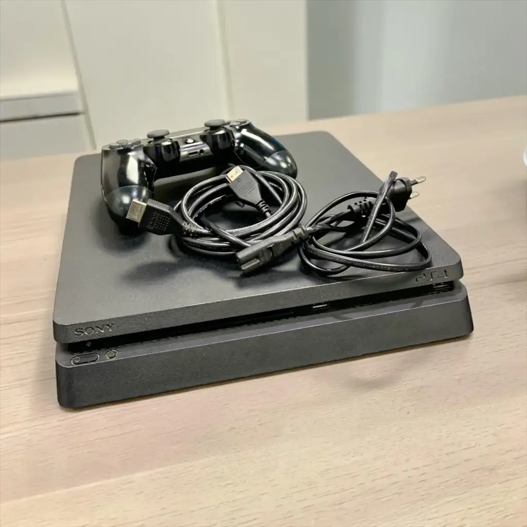 Sony Ps4 Cuh-2216A Gaming Console - View 2