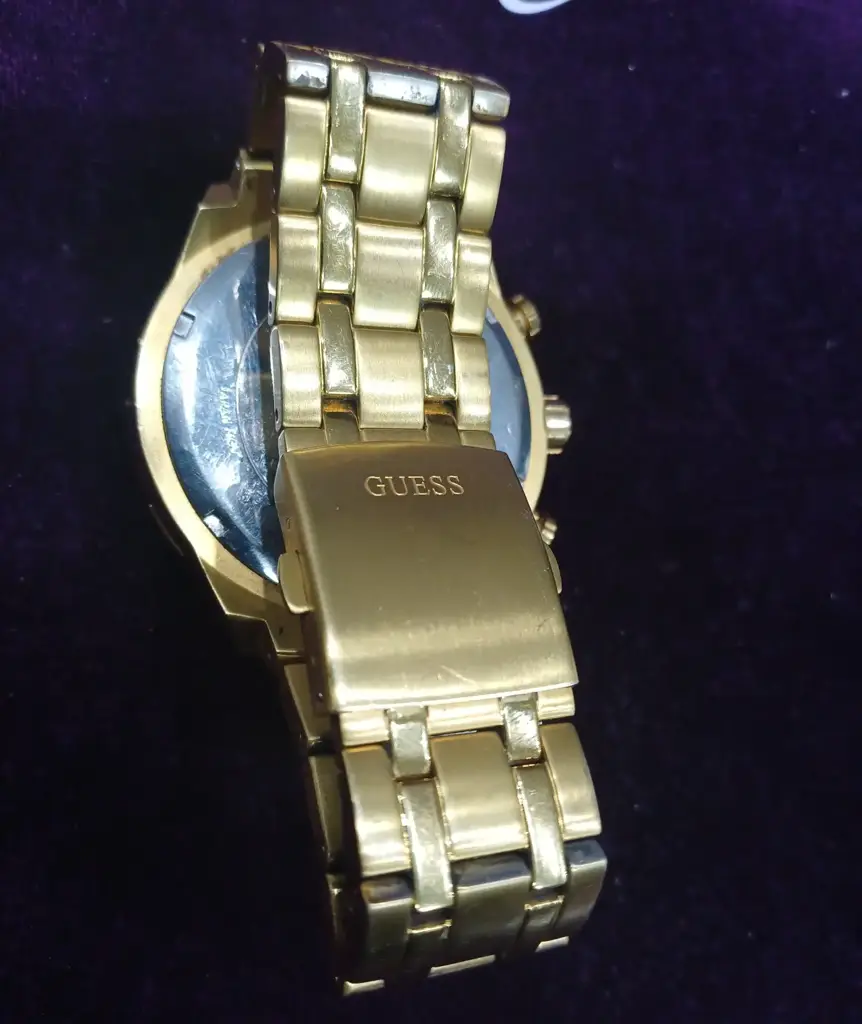 Guess W0522g3 Men's Watch - View 3