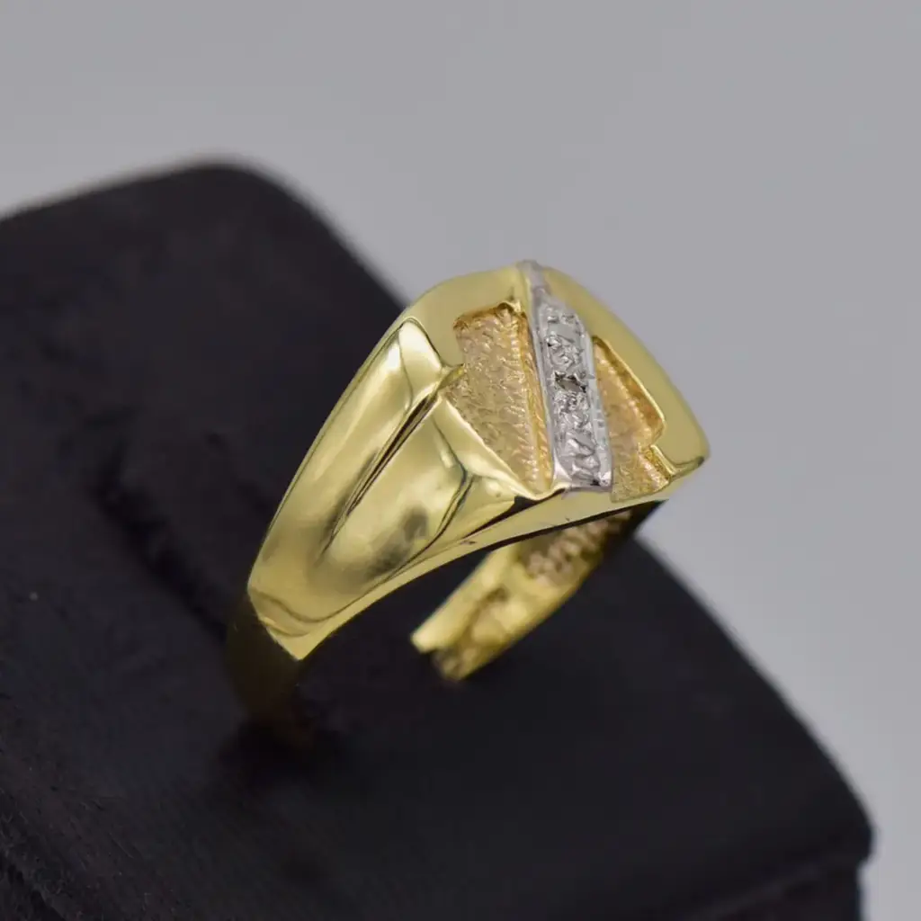 9ct Yellow Gold Men's Ring - View 2
