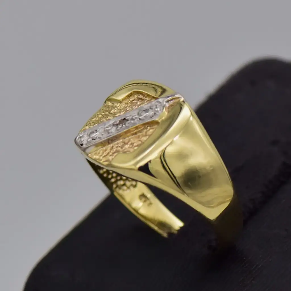 9ct Yellow Gold Men's Ring - View 3