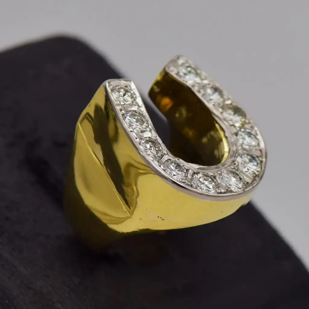 18ct Yellow Gold Men's Ring - View 2