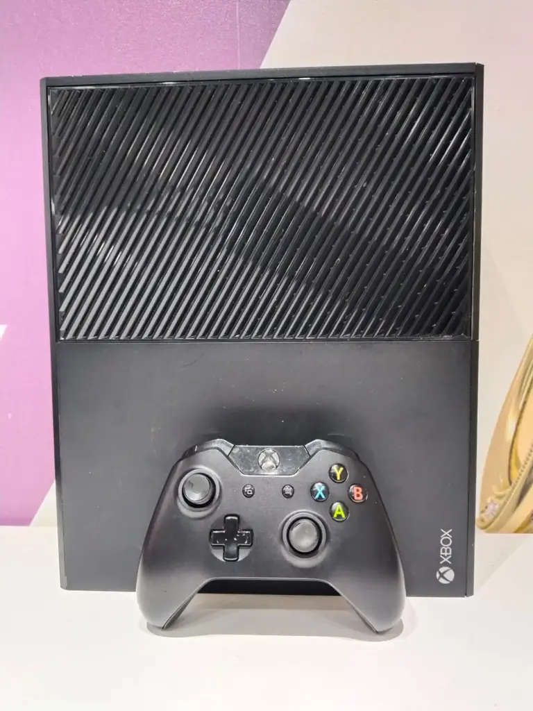 1540 Xbox One Console - View 2