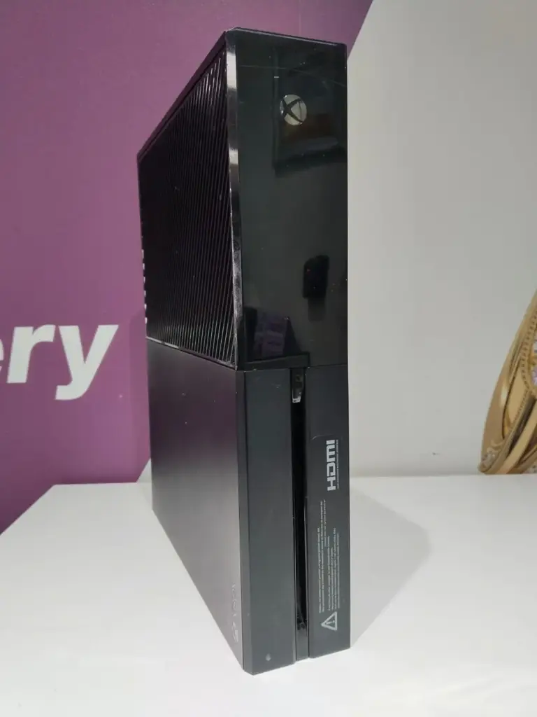 1540 Xbox One Console - View 3