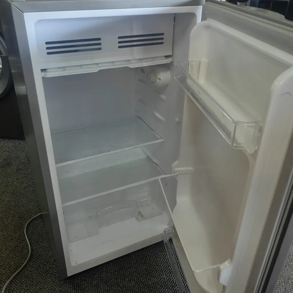 Bar Fridge Defy Dbf90m 90-Litre Free-Standing - View 3