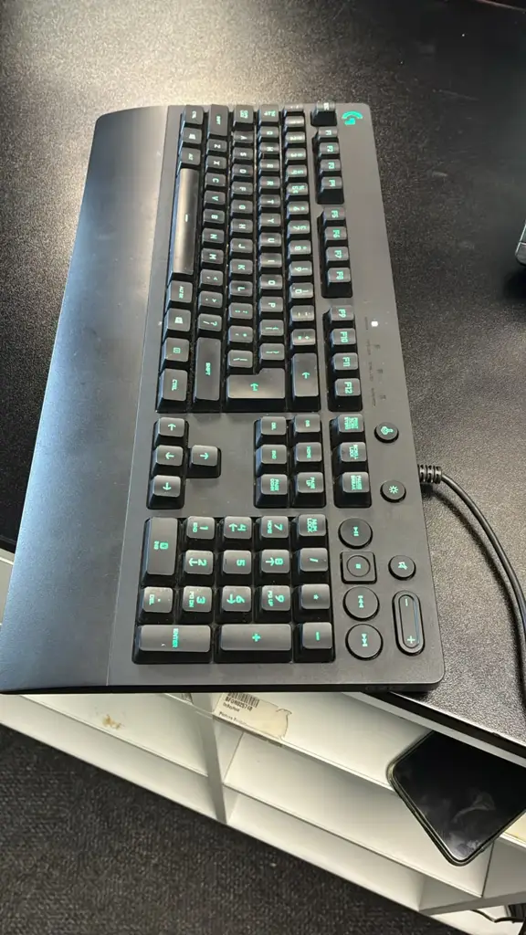 Logitech Prodigy Rgb Gaming Keyboard - View 2