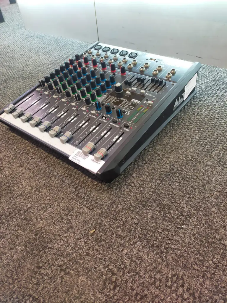 Alto Live 802 Professional 8 Channel/2 Bus Mixer - View 3