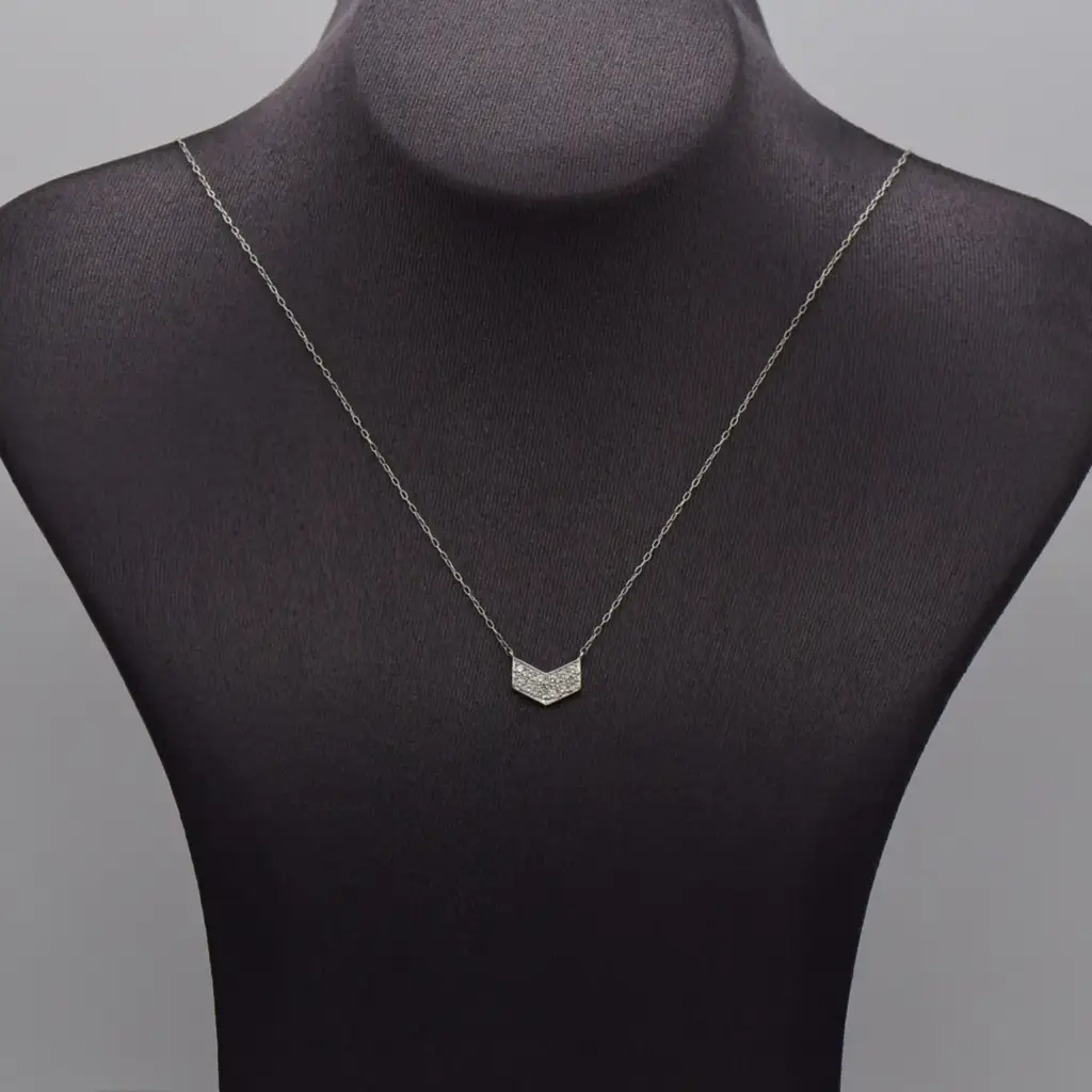 18ct White Gold Chain & Pendant