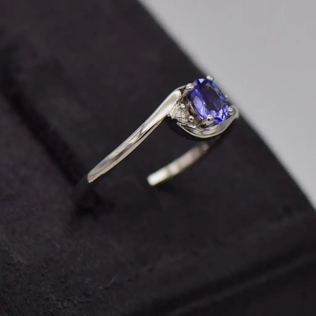 9Ct White Gold Engagement Ring - View 2
