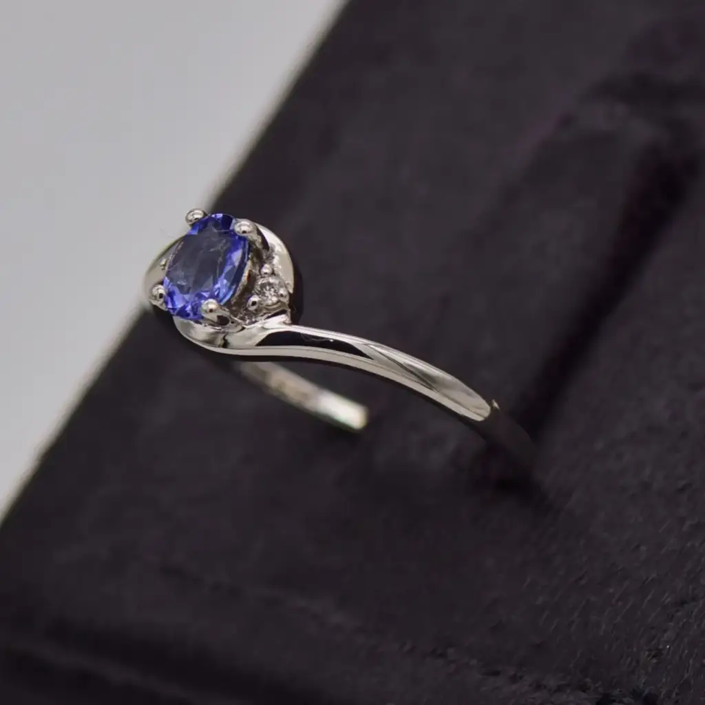 9Ct White Gold Engagement Ring - View 3