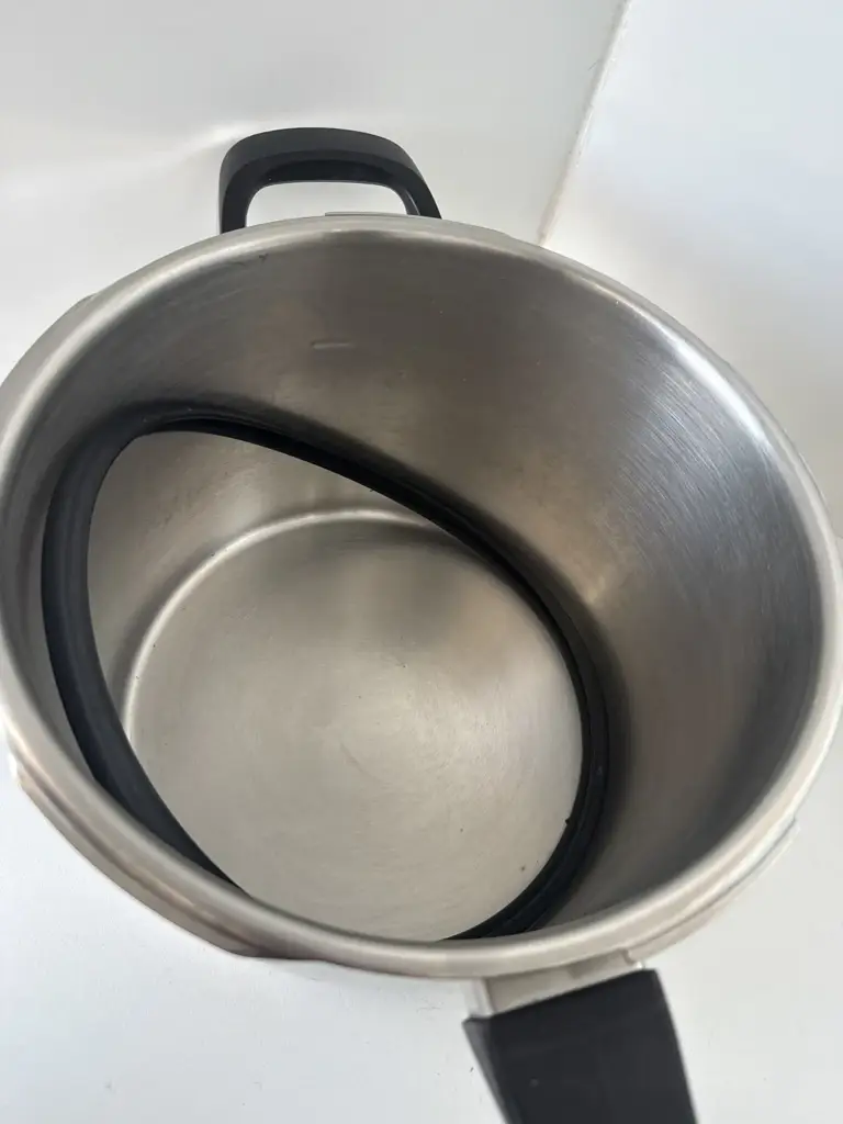 Amc Pressure Cooker - View 3