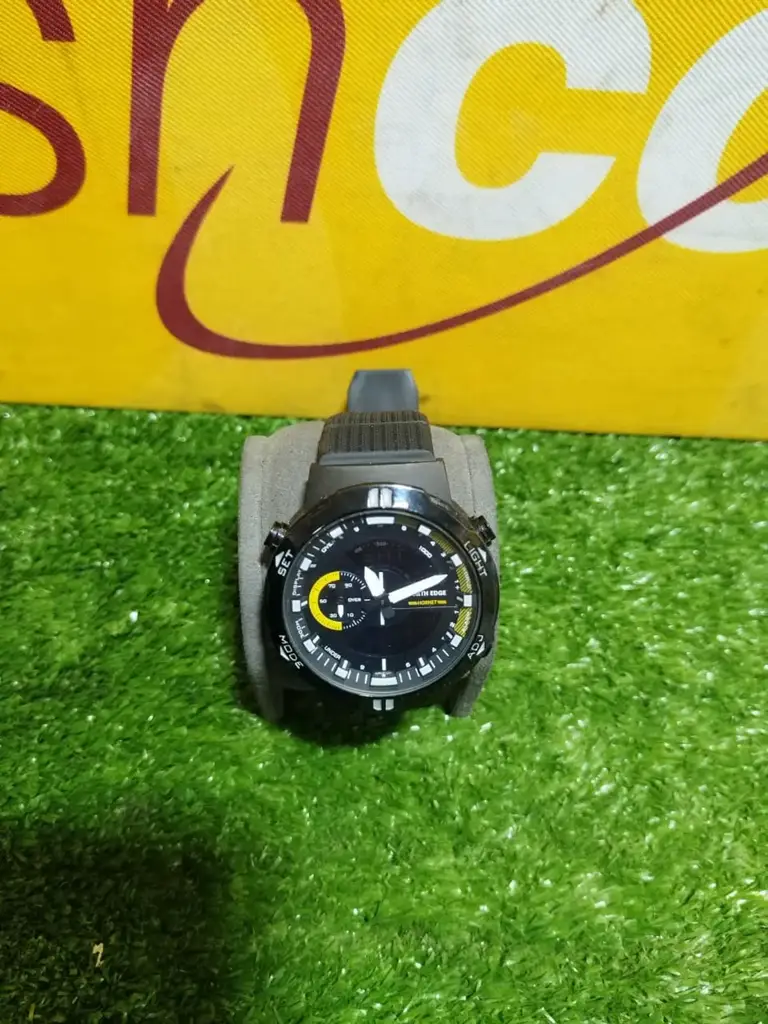 North Edge Tactical Hornet Watch - View 2