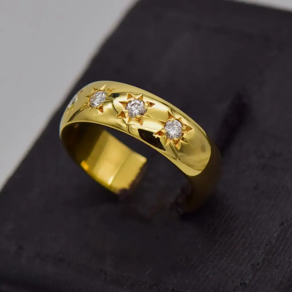 15ct Yellow Gold 5 Stone Wedding Band - View 3