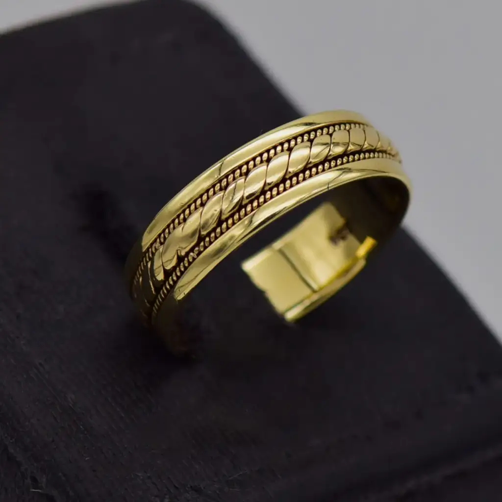 9ct Yellow Gold Wedding Band Patterned