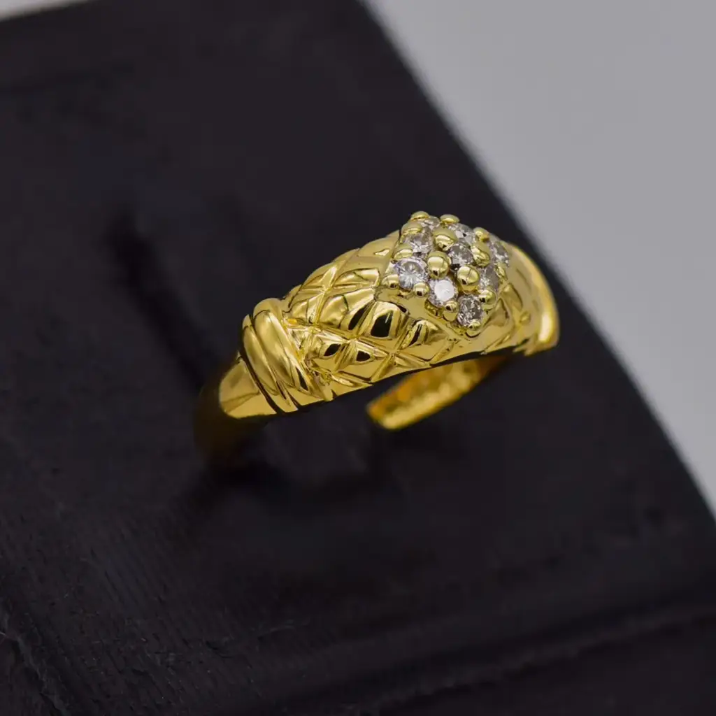 18ct Yellow Gold Dress Ring - View 2