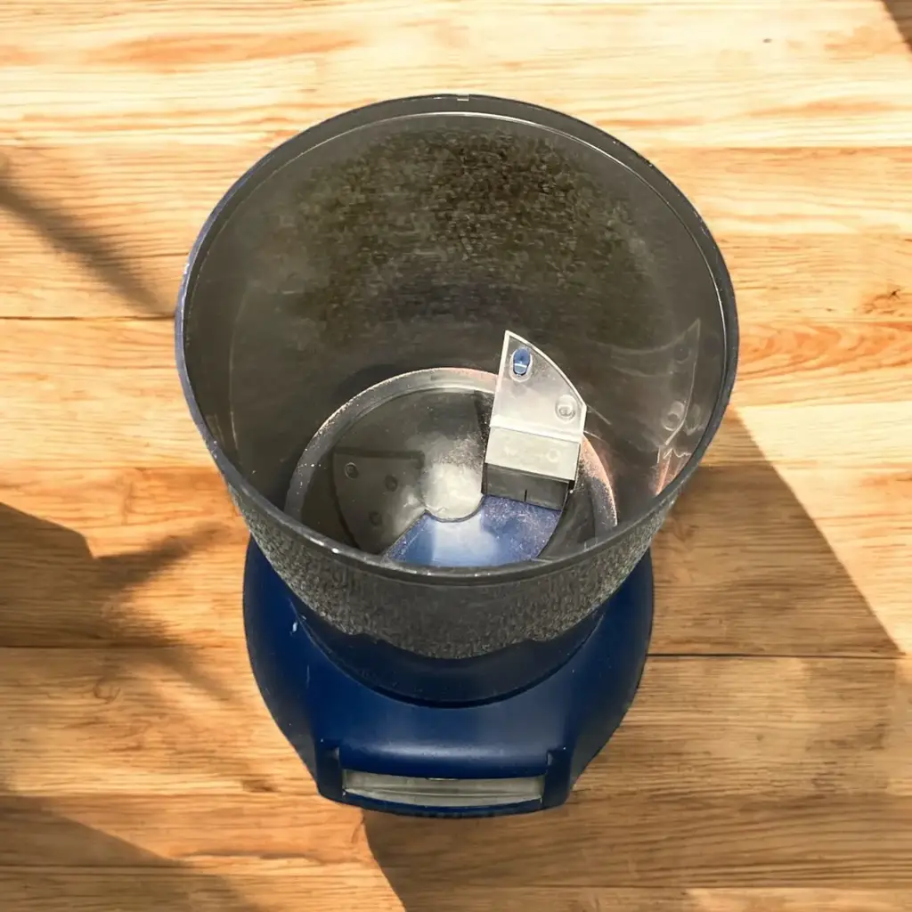 Automatic Fish Feeder - View 3