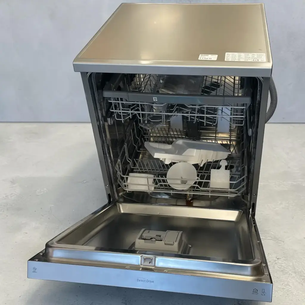Lg Quadwash Dishwasher Dfb425fp - View 2
