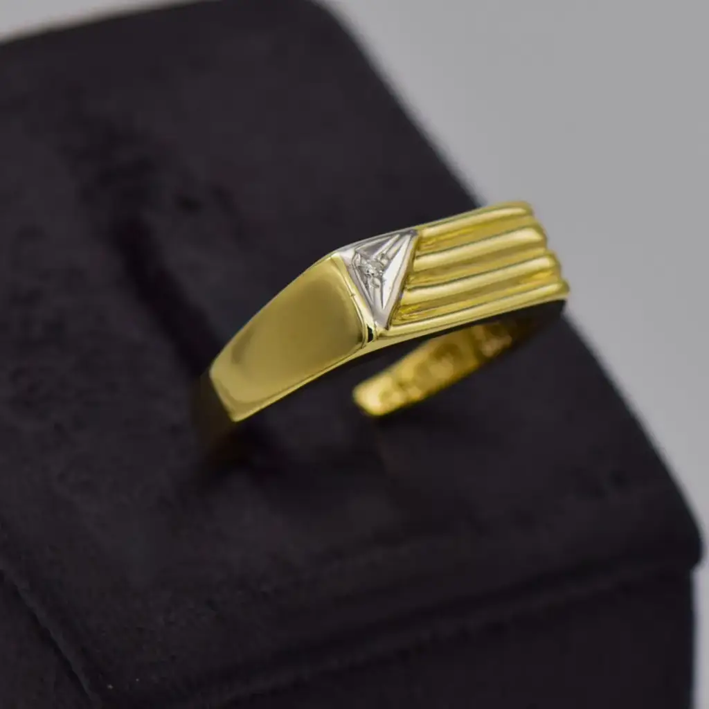 9ct Yellow Gold Men's Ring - View 2