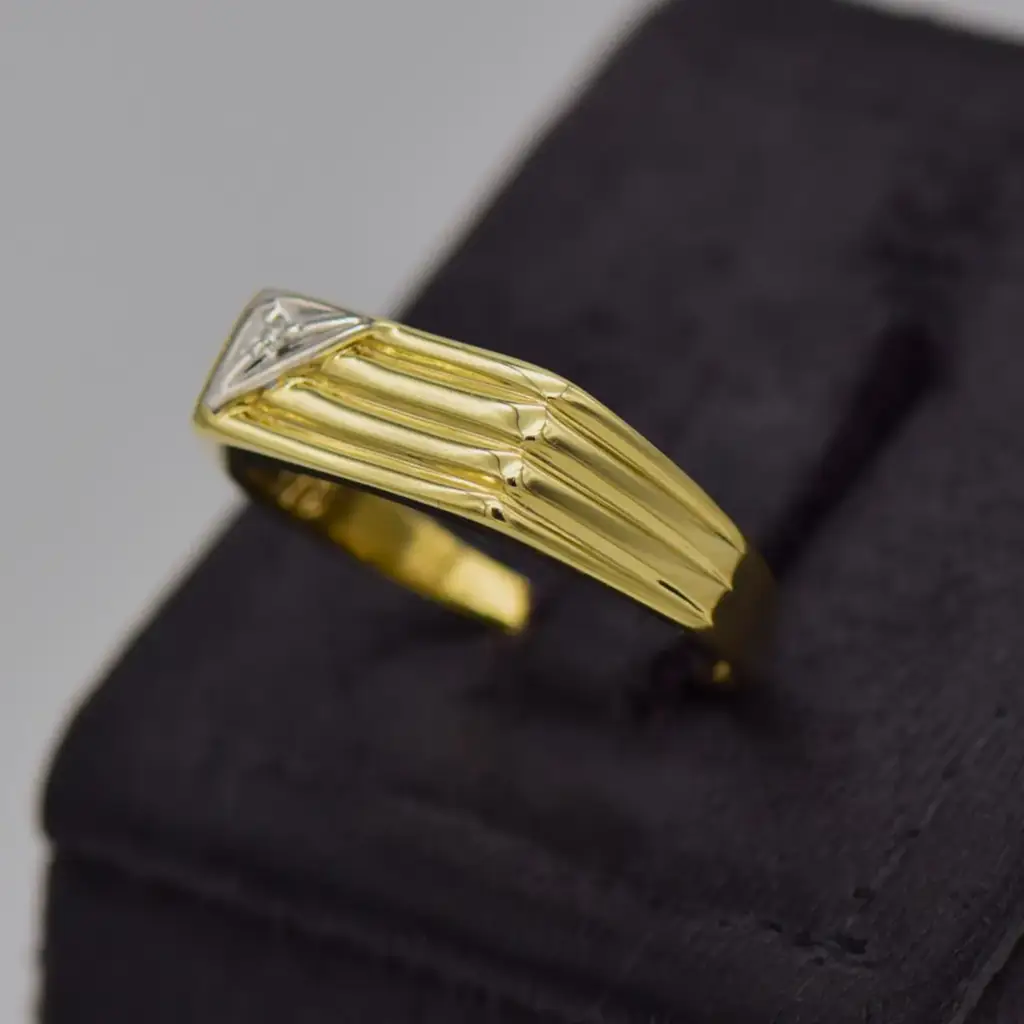 9ct Yellow Gold Men's Ring - View 3