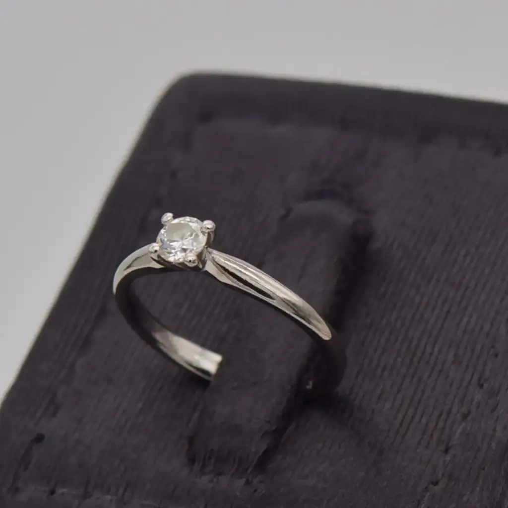 18Ct White Gold Engagement Ring - View 3