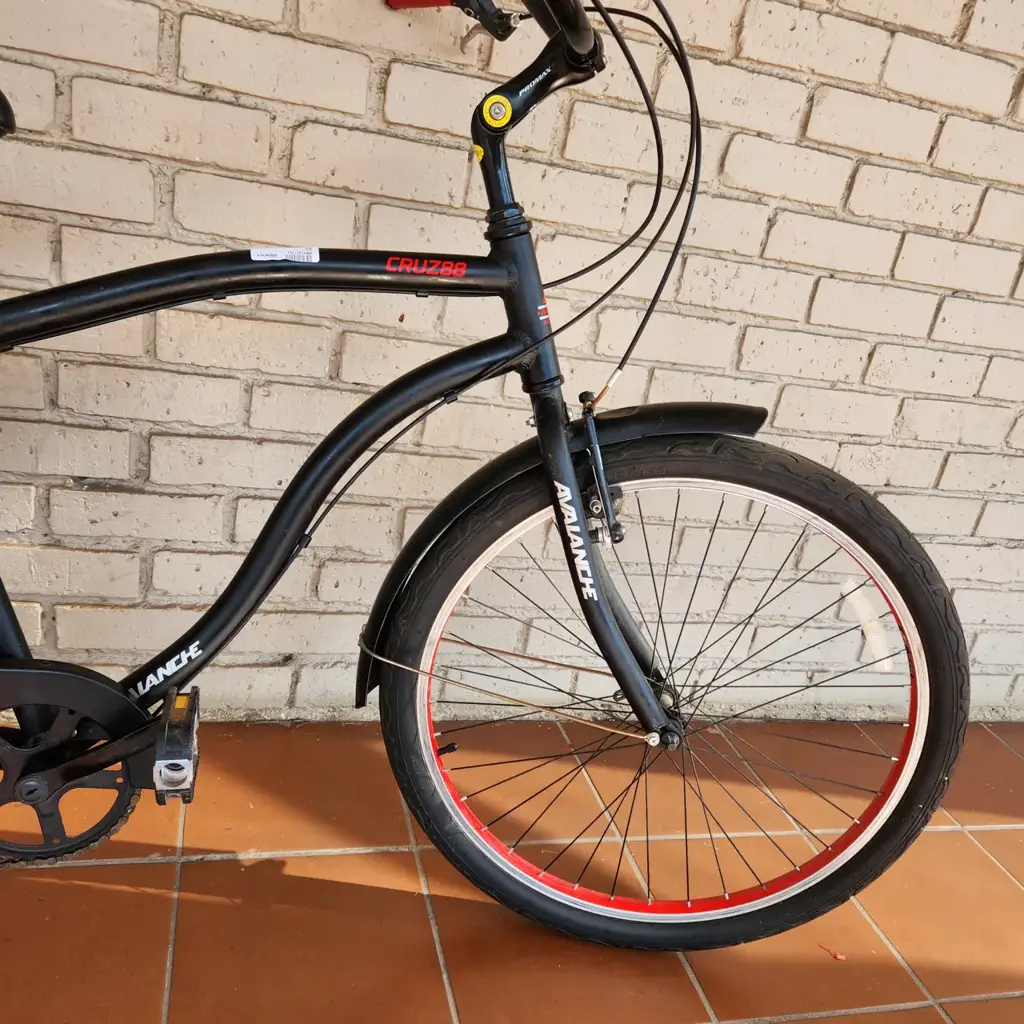 Avalanche Bicycle | Cruz88 26' | Store Collection - View 3