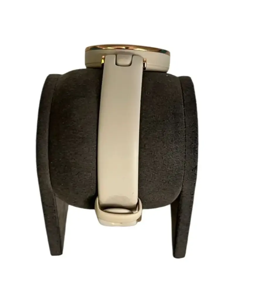 Garmin Lily Watch - View 2