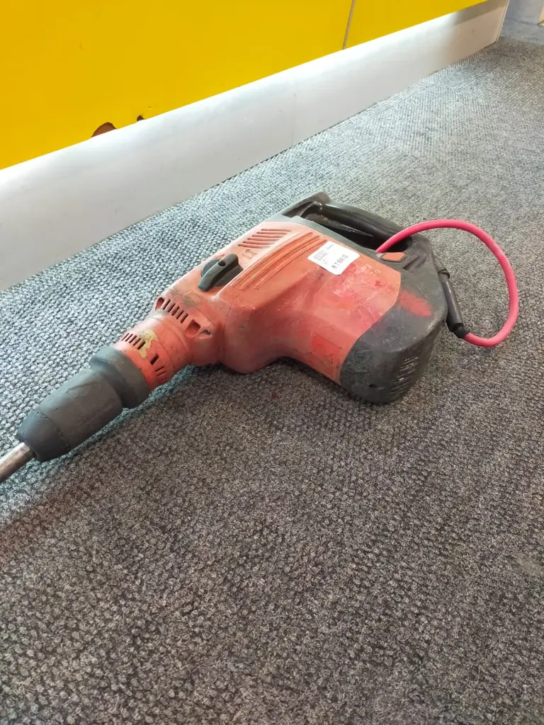 Hilti Te 70 Hammer Drill Performance - View 2