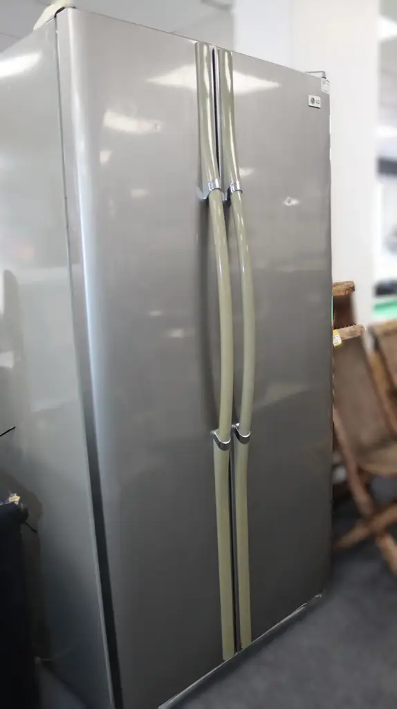 Lg Gr-B197glc Refrigerator-Freezer - View 2