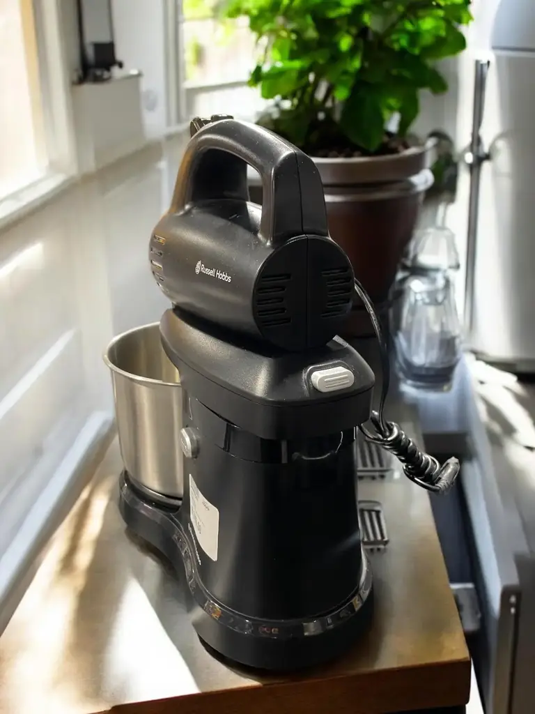 Russell Hobbs - Deluxe Pro Mixer - View 2