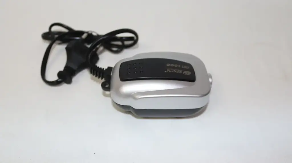 Resun Air1000 Aquarium Air Pump - View 2