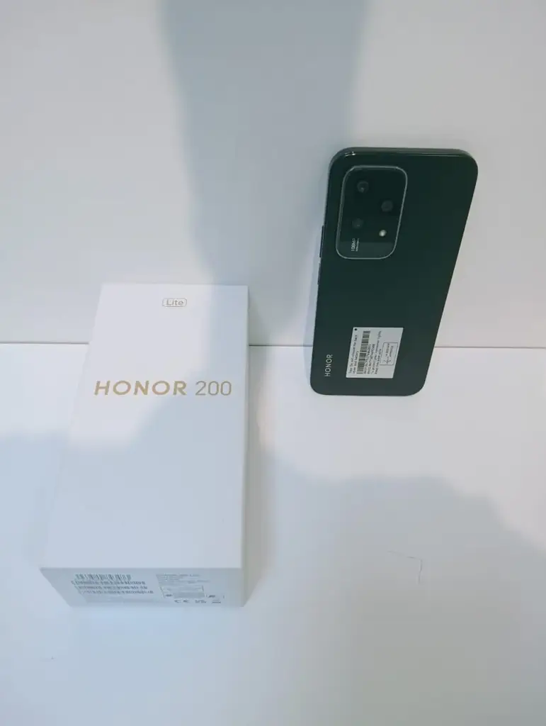 Honor 200 Lite Smartphone - View 2