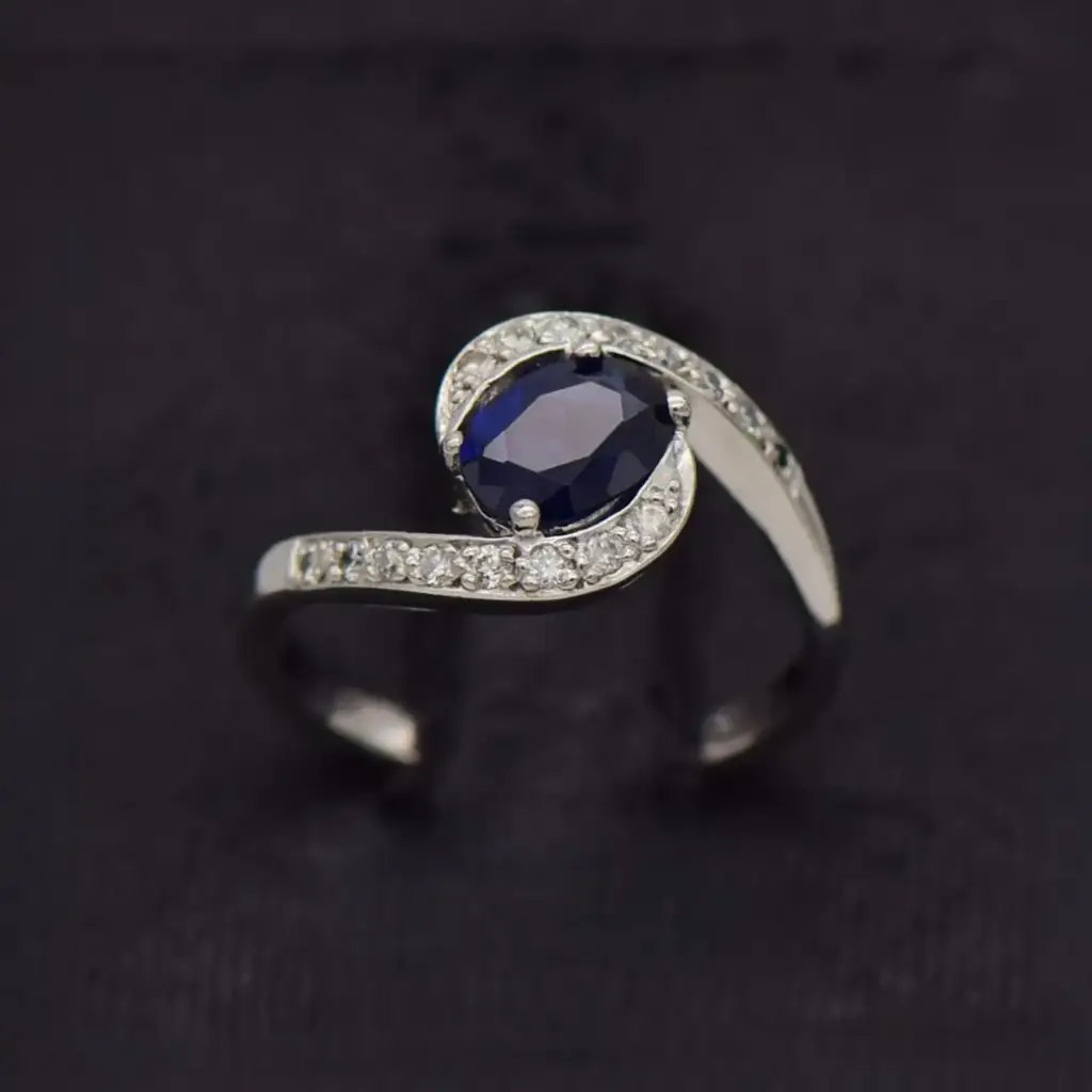 18Ct White Gold Dress Ring