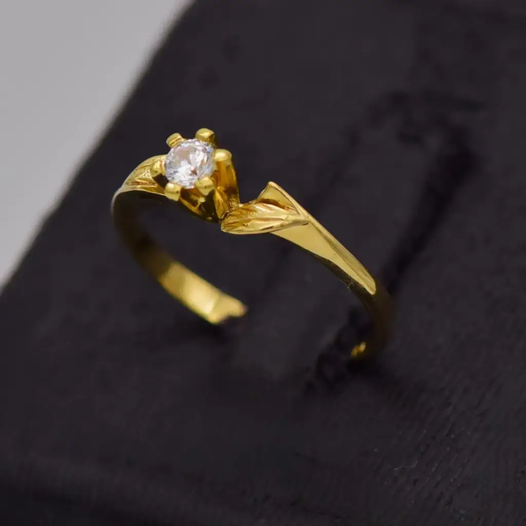 18ct Yellow Gold Engagement Ring - View 3