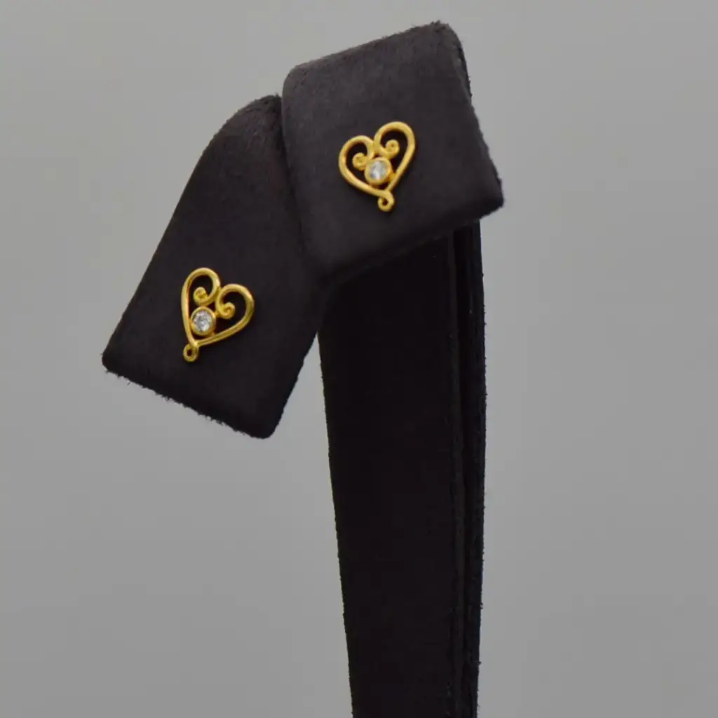 18ct Yellow Gold Heart Earrings