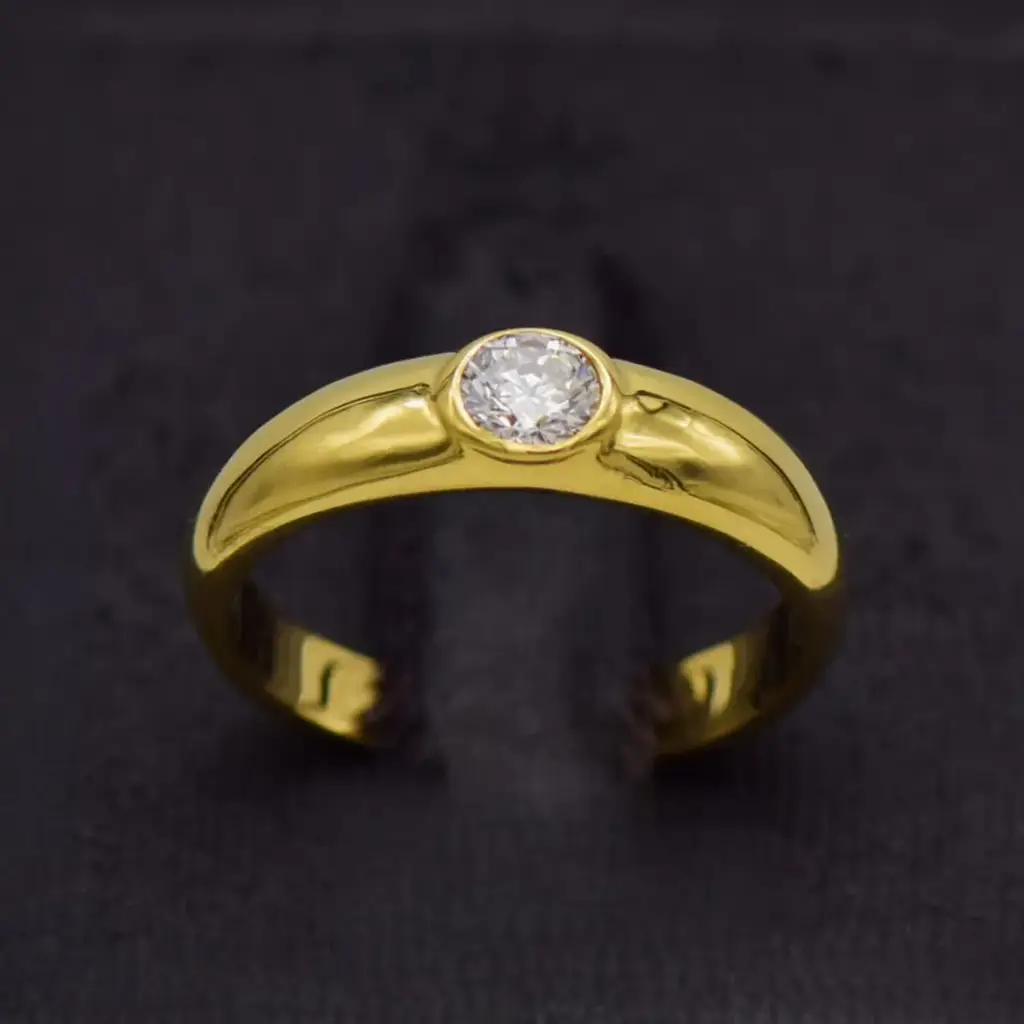 18ct Yellow Gold Engagement Ring - View 2