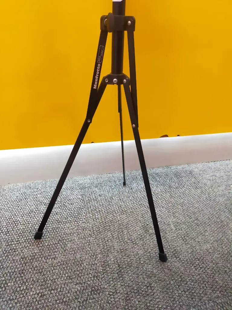 Manfrotto 5001B-1 Light Stand - View 2