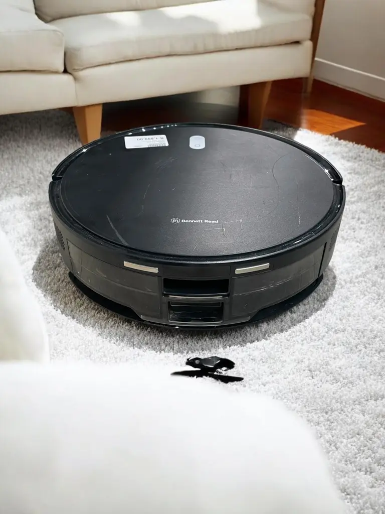 Bennett Read Alphabot Robotic Vacuum - View 2