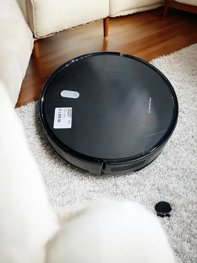 Bennett Read Alphabot Robotic Vacuum - View 3
