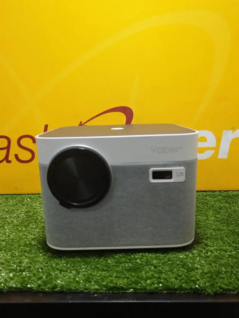 Yaber U11 Wifi Projector - View 3