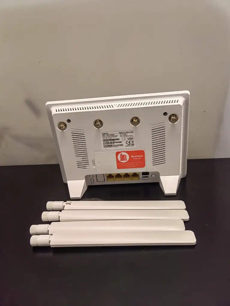 Vodacom Zlt-S90 Ultra 4G Lte Wi-Fi Router - View 2