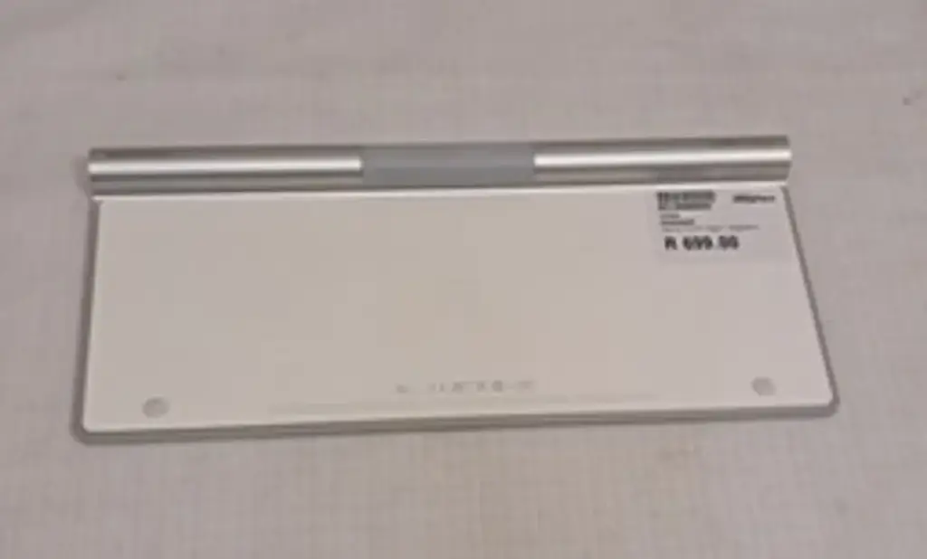 Apple A1314 Magic Keyboard - View 2