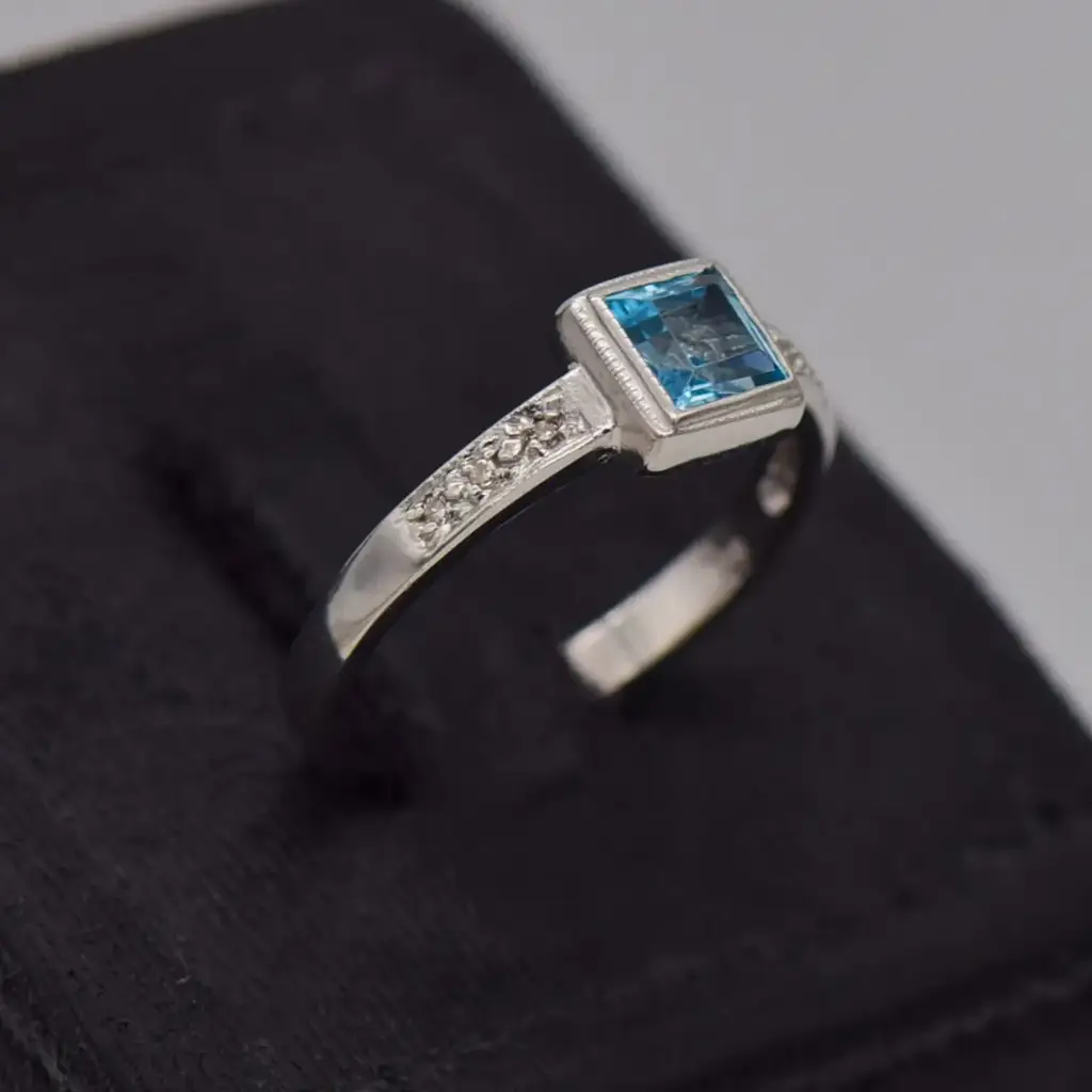 9ct White Gold Dress Ring - View 2