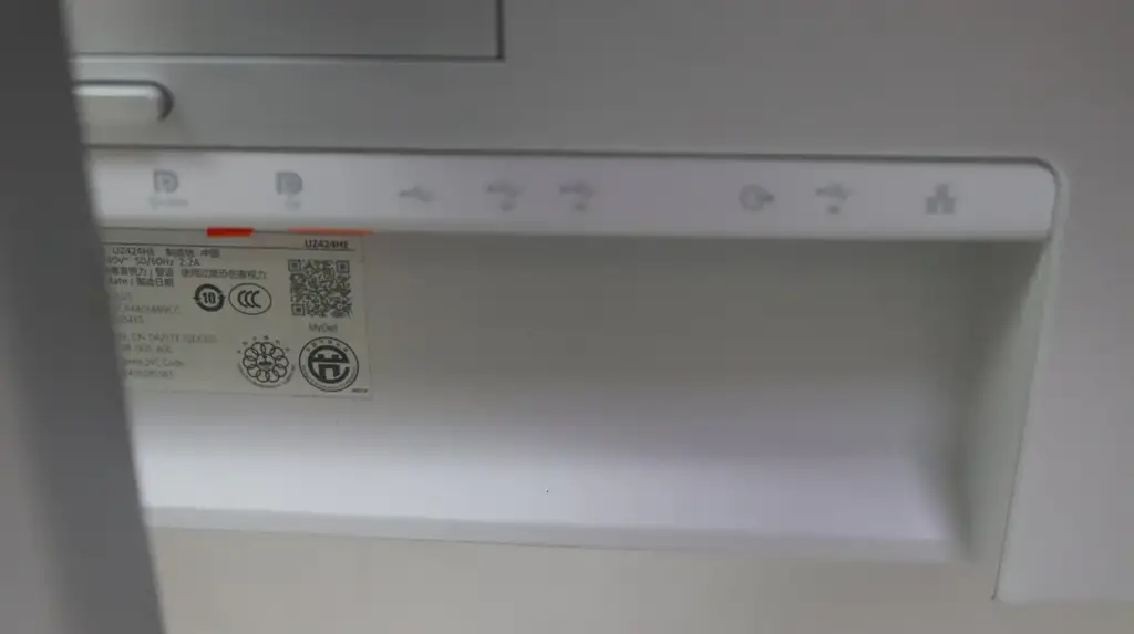 Dell Ultrasharp U2424he Monitor - View 4