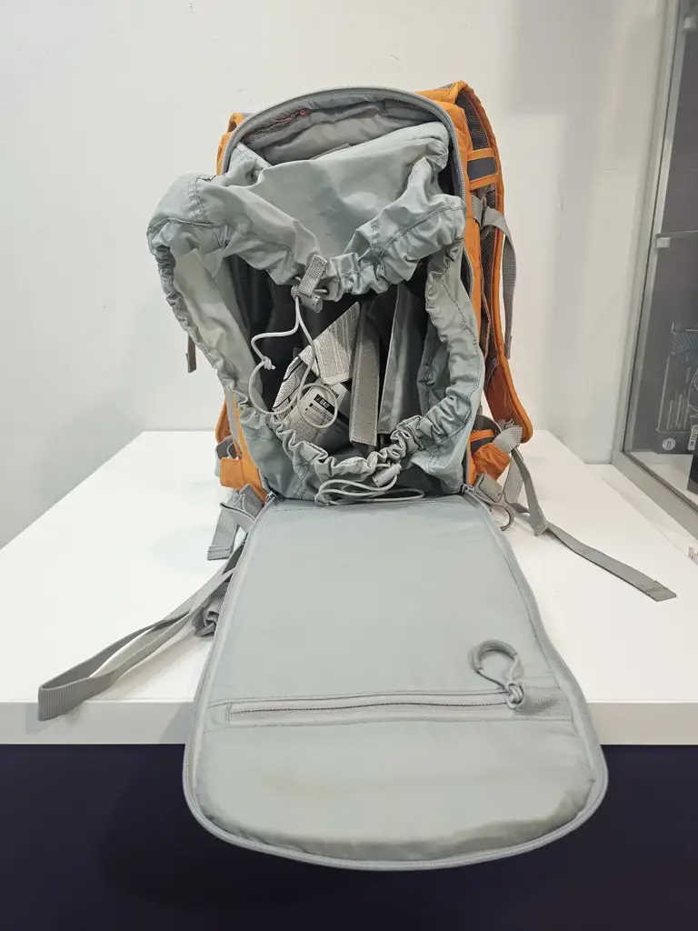Lowpro Flipside Sports 15L Camera Backpack - View 4
