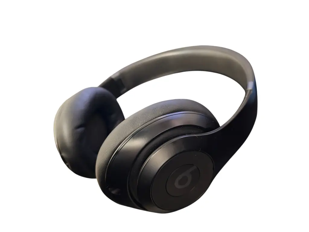 Beats Studio Pro Headset - View 3