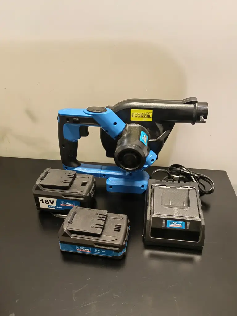 Trade Professional 18V Cordless Leaf Blower - View 2